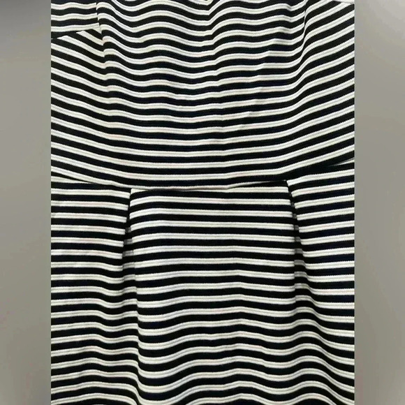 Mary McFadden Black and White Striped Dress - Size Small - Picture 4 of 12